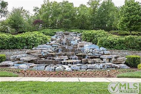 5th image of 1320 Trenton Ln