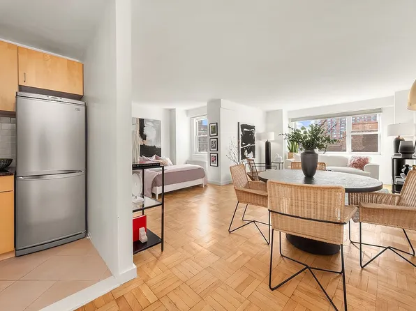 101 W 12th St APT 10F, New York, NY 10011