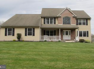 996 Candelora Dr, Stowe, PA 19464