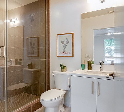 5th image of 2930 Rowena Ave #1
