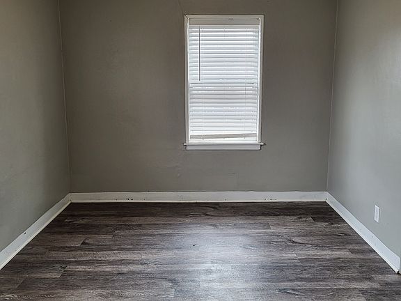 3rd image of 738 River Dr APT 8