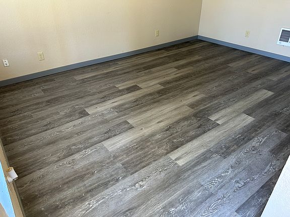 3rd image of 1718 17th Ave SW APT 3