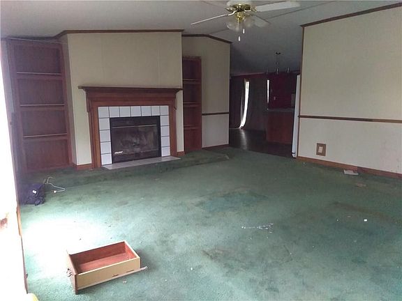 4th image of 200 Donna St