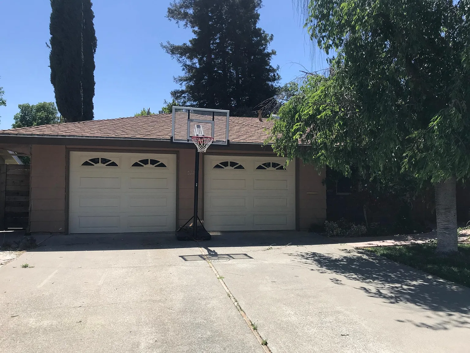 3 bed, 2.5 bath, 2500 sqft, $4,500 — Photo 3