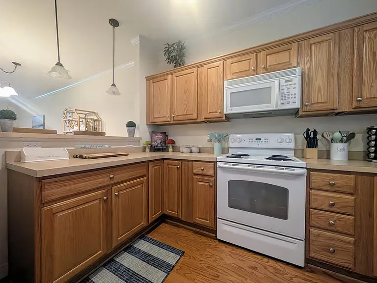 127 Ballard Ln — Photo 12