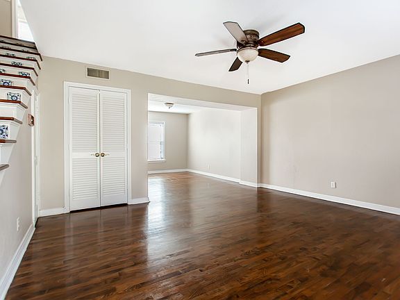 5th image of 6460 Bordeaux Ave #6460
