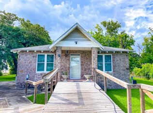 3832 W Park Ave, Orange, TX 77630