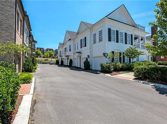 3rd image of 225 Grant Park Dr