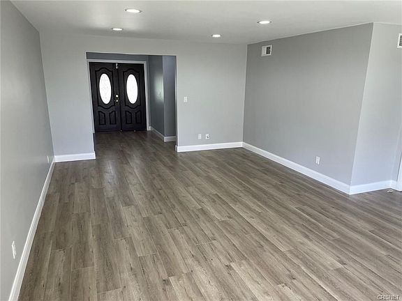 5th image of 10108 Cozycroft Ave