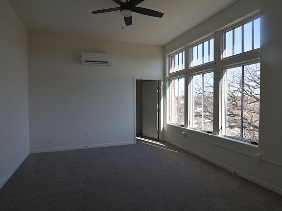 2nd image of 814 Main St #1-308
