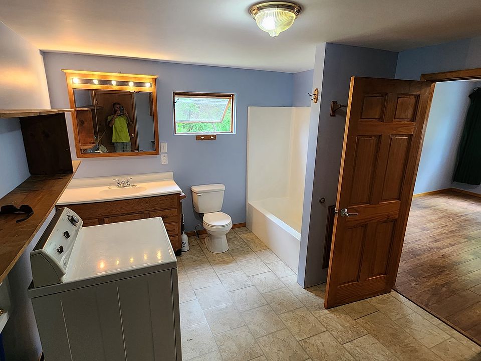 1st image of 335 Rupert Dr #3