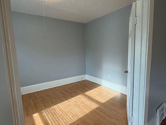 3rd image of 3543 W 50th St #Up