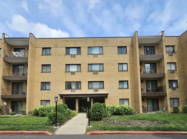 6630 S Brainard Ave APT 112, Countryside, IL 60525