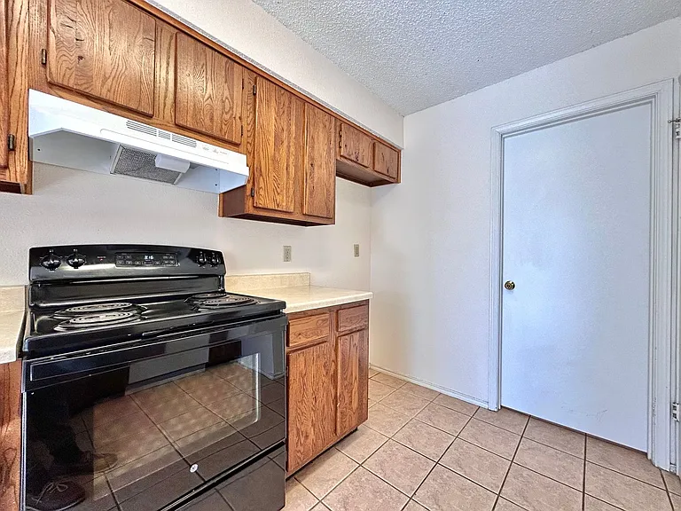 1760 Horseshoe Cir — Photo 14