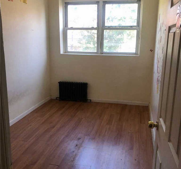 2nd image of 1254 White Plains Rd