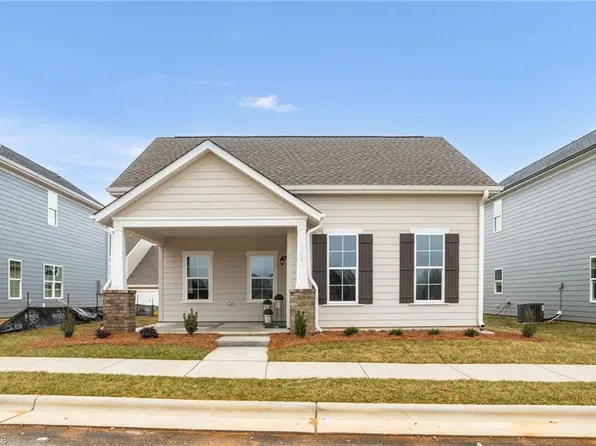 1716 Creekline Dr, Kernersville, NC 27284