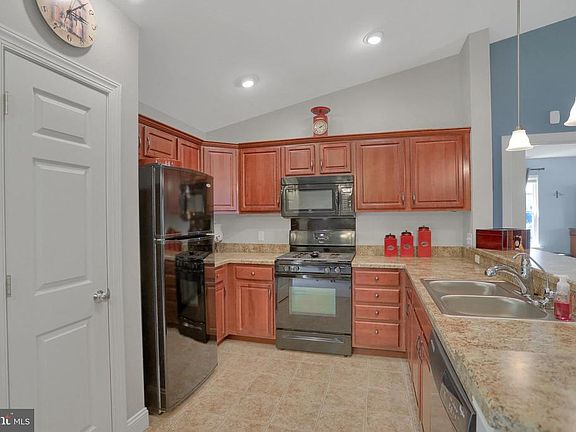 2nd image of 7 Wargo Ln