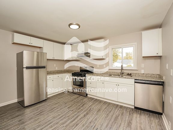 722968_003_kitchen_4.jpg