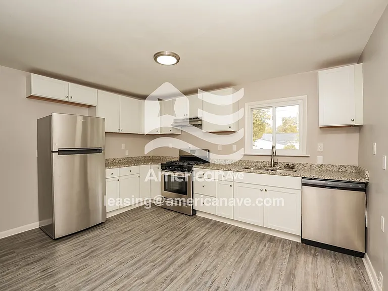 722968_003_kitchen_4.jpg