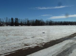 3163 Lakeview Dr, Jamestown, ND 58401