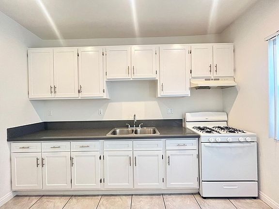 4th image of 420 N Coronado St APT 210