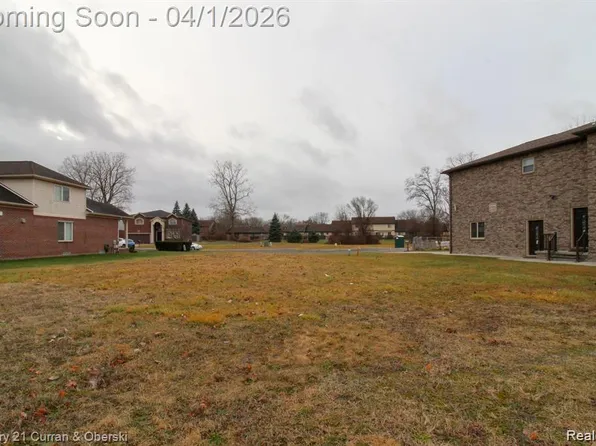 332 Francesco Ct, Dearborn, MI 48124