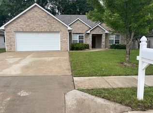 310 Bay Pointe Ln, Columbia, MO 65201