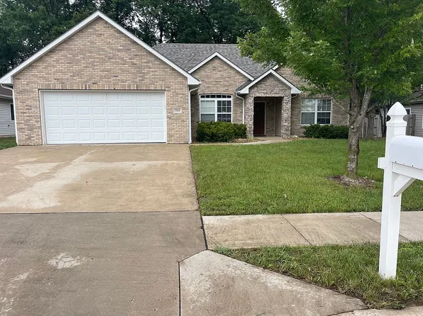 310 Bay Pointe Ln, Columbia, MO 65201