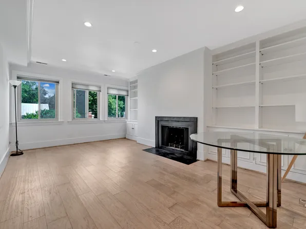 1226 Eton Ct NW #T22, Washington, DC 20007
