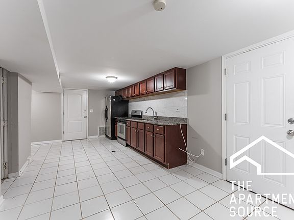 2nd image of 1317 W Foster Ave #G