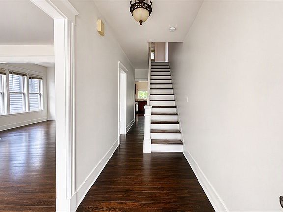 3rd image of 275 Lynnfield St Unit 275