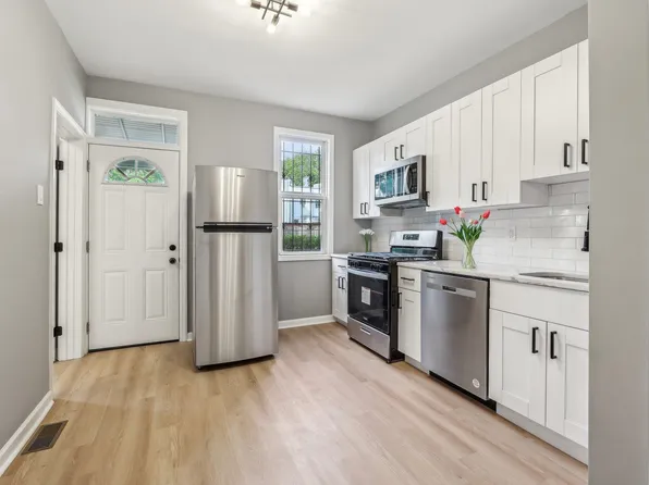 196 Clendenny Avenue image 7 of 26