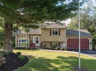 54 Hope Hill Ter, Cranston, RI 02921
