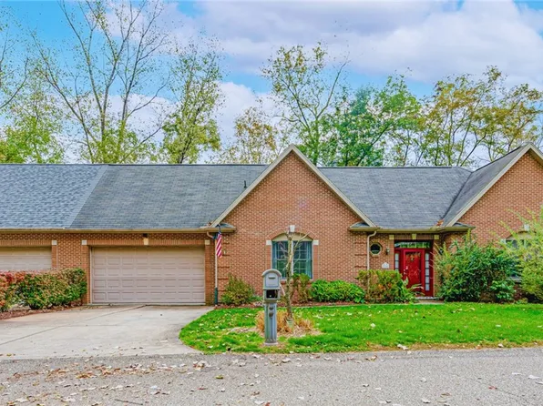 110 Lucca Ln, Oakmont, PA 15139