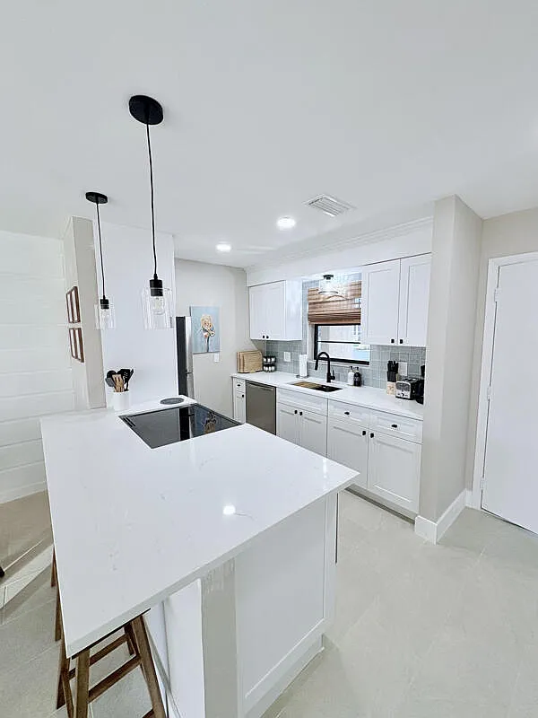 1 bed, 1.0 bath, 767 sqft, $1,950 — Photo 1