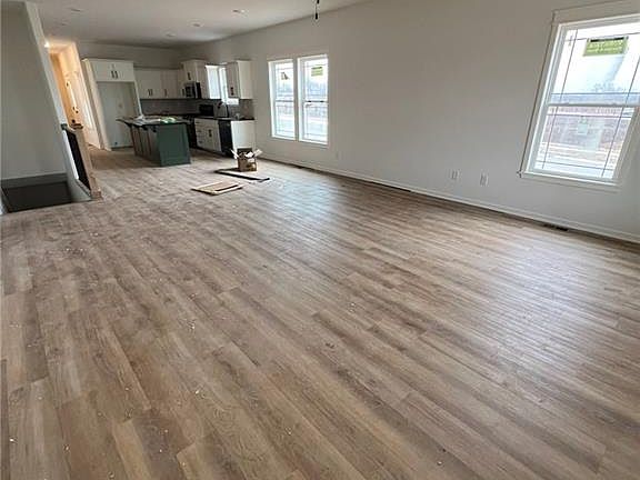 4th image of 1600 Cottonwood Creek Ave #6