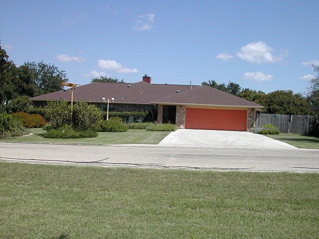 1st image of 309 Tailwind Dr