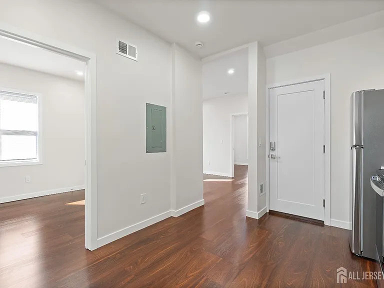 826 George St #1STFL — Photo 11