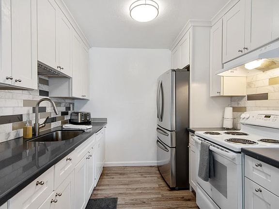 5th image of 46721 Crawford St #4