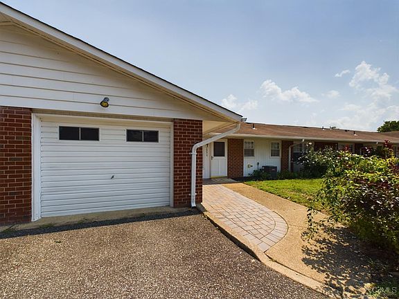 4th image of 1023C Shetland Dr