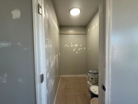 5th image of 77 Bostwick Ave APT 2L