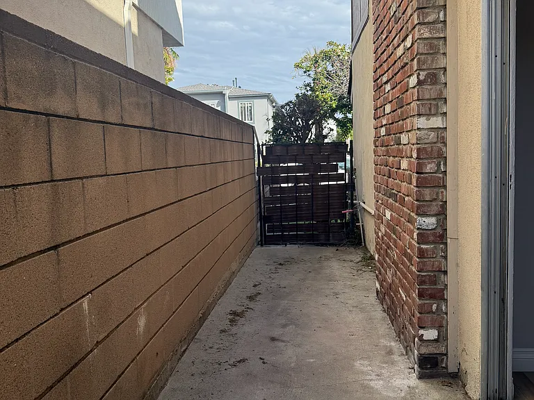 515 E Cedar Ave #A — Photo 6