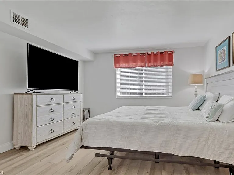 4001 Ice Castle Way #5 — Photo 12