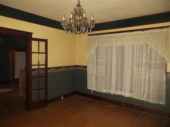 4th image of 929 Decatur St