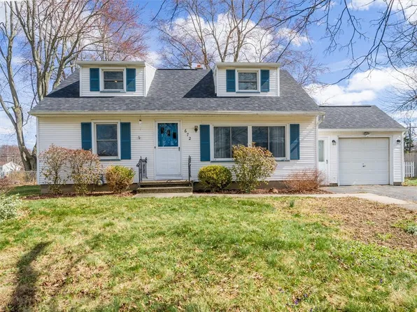 672 Harvest Dr, Rochester, NY 14626