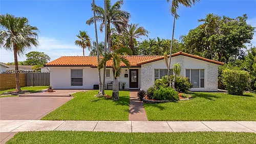 9030 SW 184th Ter Photo 1