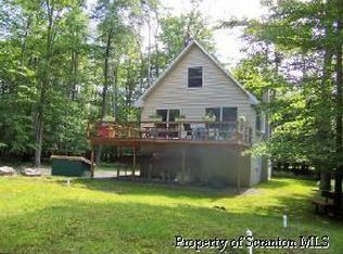 13 Wichita Ct, Gouldsboro, PA 18424