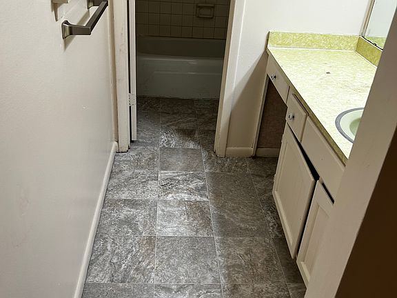2nd image of 3302 Fernway Dr