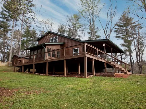 221 Muscadine Rd, Dahlonega, GA 30533