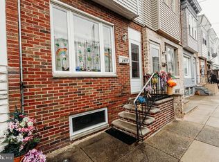 2437 S American St, Philadelphia, PA 19148